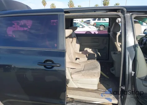 2015 Kia Sedona L z USA, uszkodzony, nr VIN KNDMA5C15F6035610